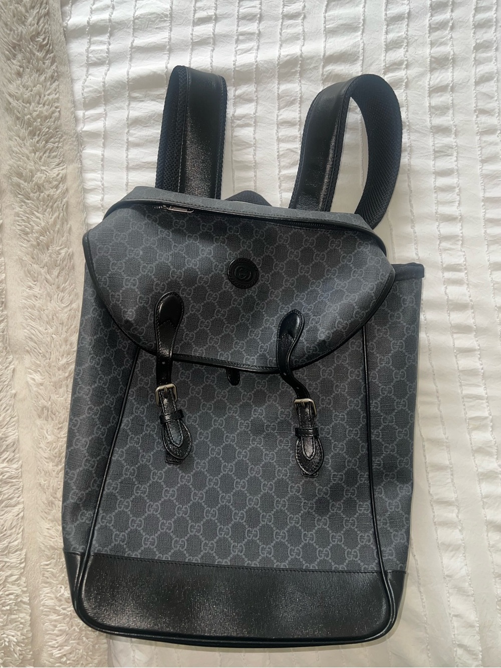 Like New Gucci GG Supreme backpack